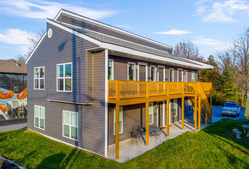 College 916 (31)